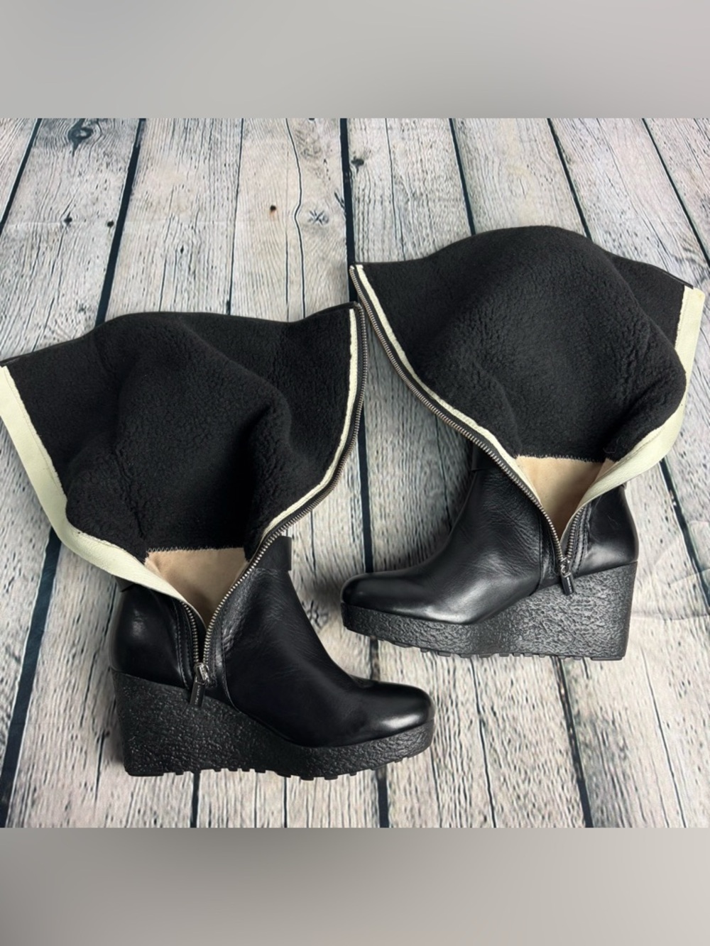 Michael Kors Black Quilted Leather Wedge Knee Winter Boots Sherpa Lined Sz 8 US - Picture 9 of 16